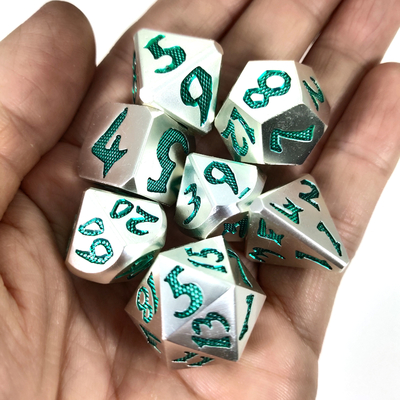 سبک وزن برای مجموعه Rpg تاس ست سبز نقره ای فلزی قابل حمل بازی منحصر به فرد فلزی تاس برای Dnd