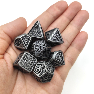 بازی‌های رومیزی ضد لباس مجموعه تاس‌های پر از مایع بادوام Glow In The Dark Dice