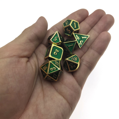 ست تاس RPG مقاوم در برابر سایش آبکاری تاس فلزی صورتی چند وجهی سبز طلایی