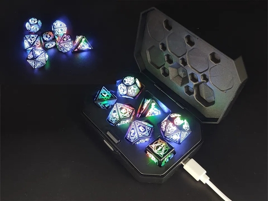 روشن کردن DND Dice قابل شارژ مجدد با جعبه شارژ 7 PCS LED Electronic Dice For Tabletop