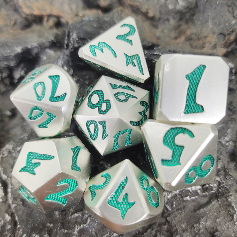 تاس Rpg لبه تاس Rpg تاس چندوجهی بی بو فلزی نقره ای سبز تیز سبک وزن